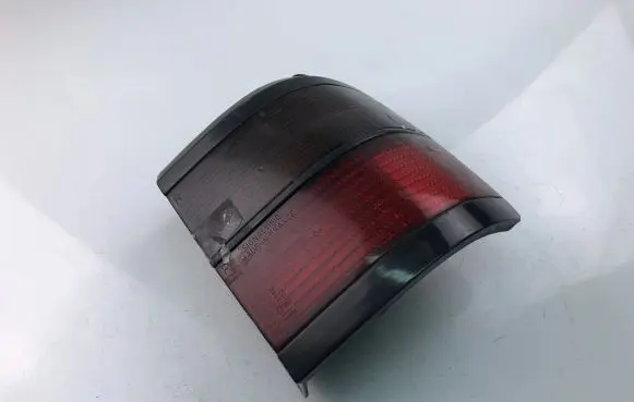 Volkswagen PASSAT B3 Rear/tail lights 333945112