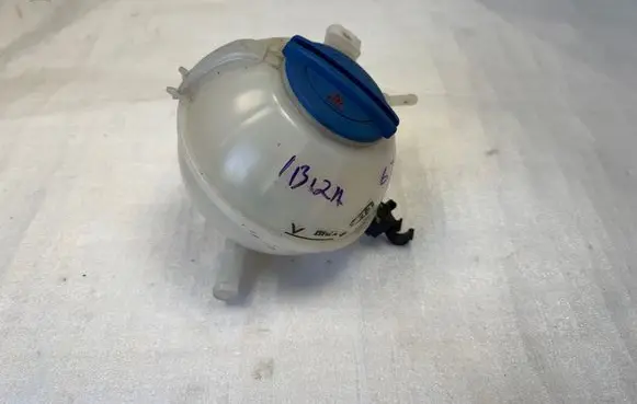 Seat Ibiza IV (6J,6P) Coolant expansion tank/reservoir 6Q0121407B