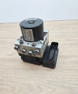 Volvo V70 ABS Pump P31261142 31261142