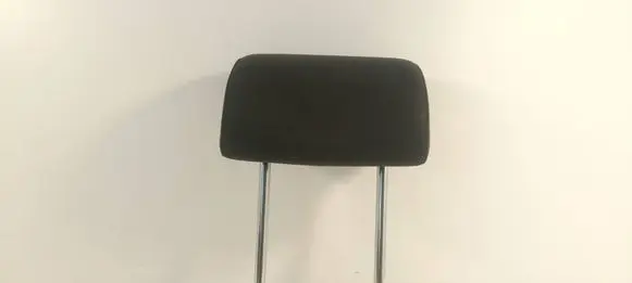 Volkswagen Tiguan Rear seat headrest