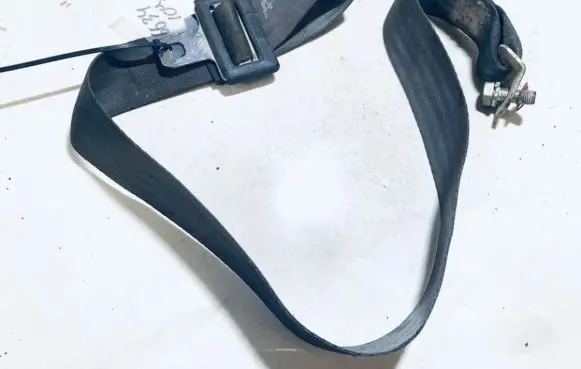 Hyundai Lantra I Middle seatbelt (rear) 