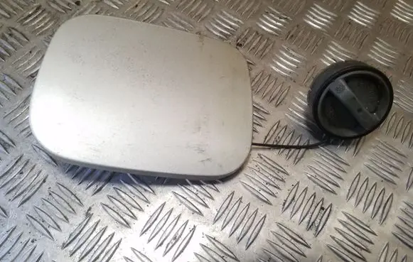 Toyota Avensis Verso Fuel tank cap