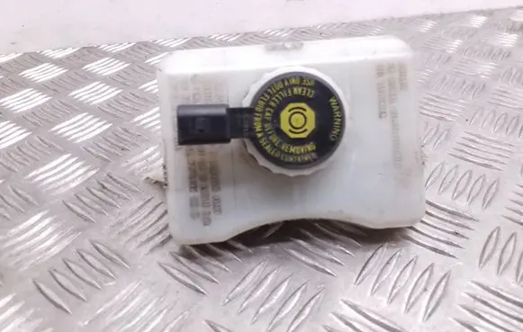 Audi A4 S4 B8 8K Brake fluid reservoir 8K0611301A