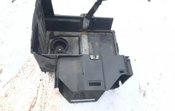 Ford Focus Battery box tray 