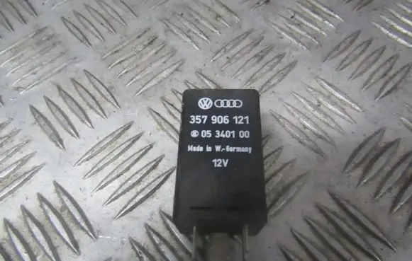 Volkswagen PASSAT B4 Other relay 357906121 05340100