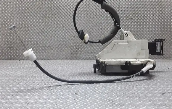 Citroen C5 Front door lock