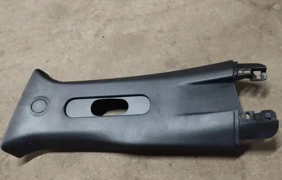 (B) pillar trim (bottom)
