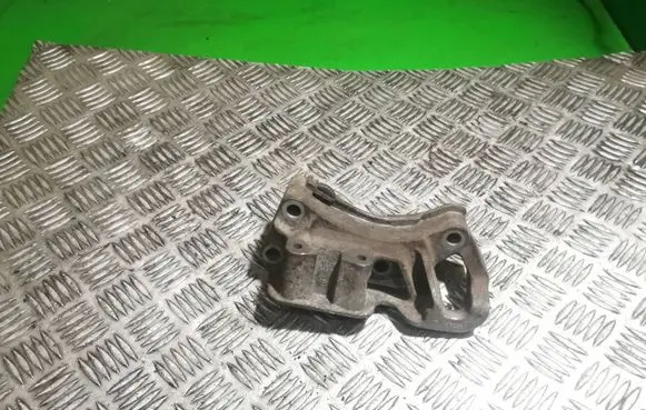 Ford Focus Engine mounting bracket 3M516030AF