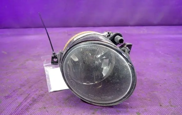 Volkswagen PASSAT CC Front fog light 1T0941699C