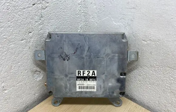 Mazda 626 Engine control unit/module RF2A18881C RF2A 2758005032