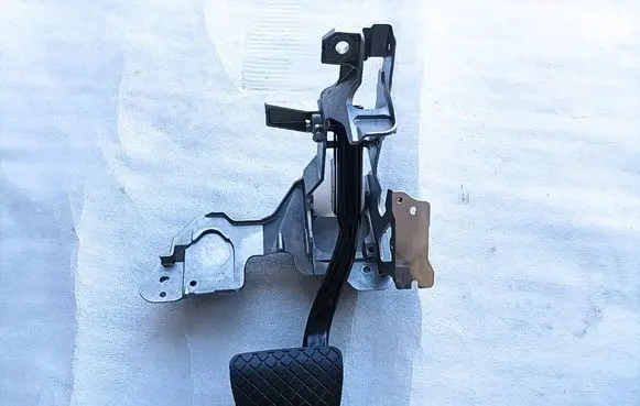 Audi A4 S4 B9 8W Brake pedal bracket assembly 8W1723117C