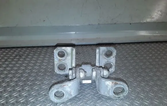 Toyota RAV 4 (XA20) Loading door upper hinge 