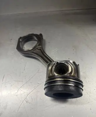 Audi Q7 4L Piston with connecting rod 059AA
