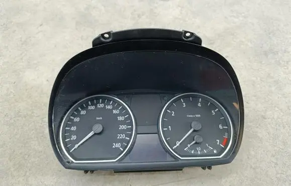 BMW 1 E81 E87 Speedometer (instrument cluster) 91101911024932