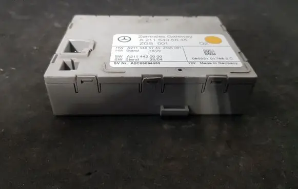 Mercedes-Benz CLS C219 Comfort/convenience module 2115405642