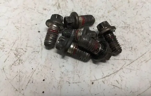 Opel Astra H Nuts/bolts 