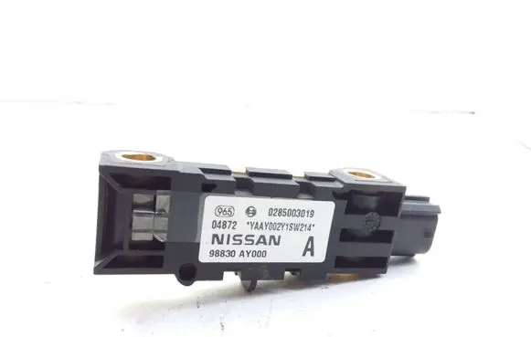 Nissan Primera Airbag deployment crash/impact sensor 98830AY000 0285003019