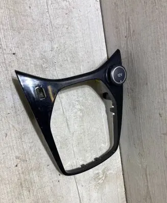 Other center console (tunnel) element