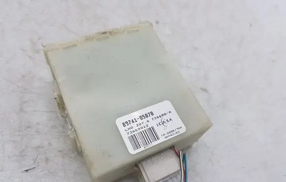 Toyota Avensis T250 Door control unit/module 8974105070 736680A