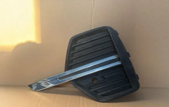 Volvo XC60 Front bumper lower grill 32234946