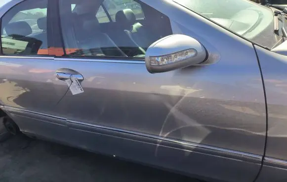 Mercedes-Benz S W220 Front door