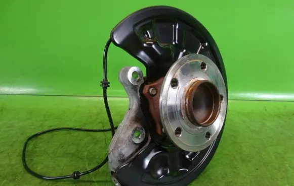 Infiniti Q30 Rear wheel hub spindle/knuckle 