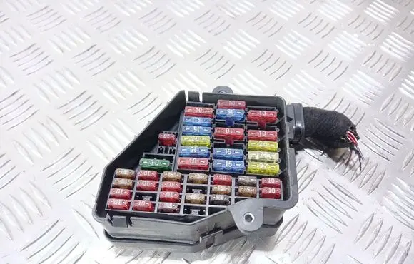 Audi A3 S3 8L Fuse module 2925400