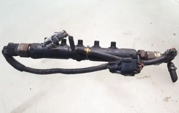 Toyota Avensis T250 Fuel main line pipe MF003831 8945860010