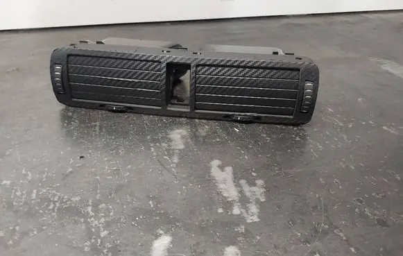 Skoda Superb B5 (3U) Dash center air vent grill 3U0820951A