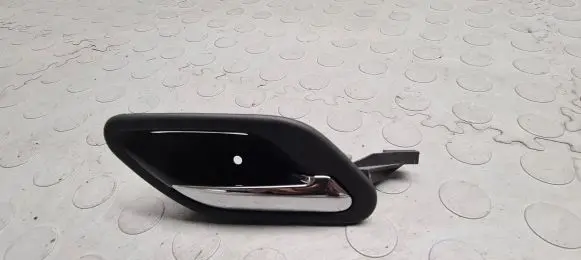 BMW 7 E38 Front door interior handle 8239476