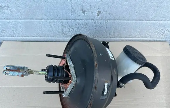 Nissan Patrol Y60 Brake booster 4721032J00 4601002J00