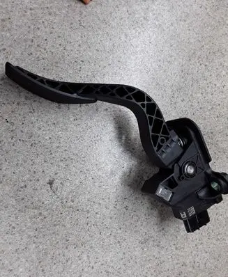 Mitsubishi Outlander Accelerator throttle pedal 1600A115