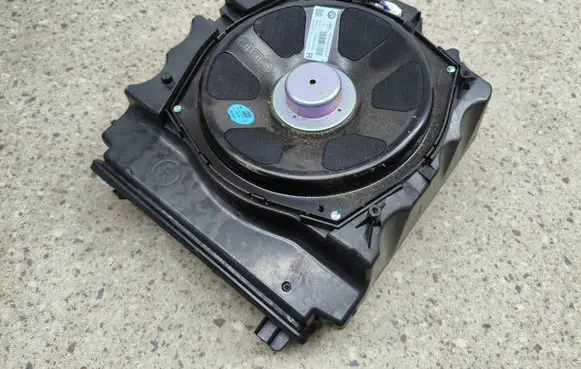 BMW 5 GT F07 Subwoofer speaker 9227474 18820010