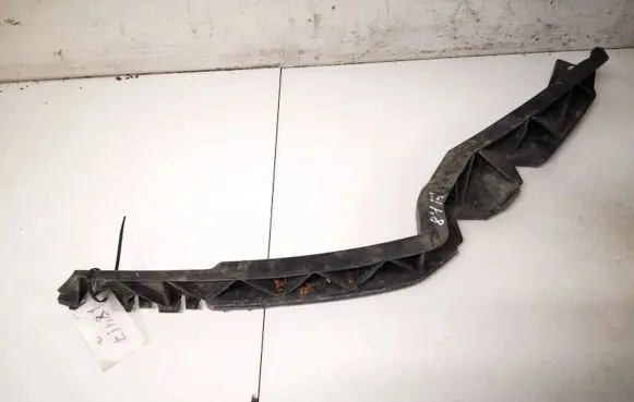Skoda Octavia Mk2 (1Z) Front bumper mounting bracket 1z0807183