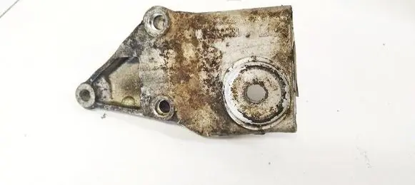 Peugeot 406 Engine mounting bracket 9630584380