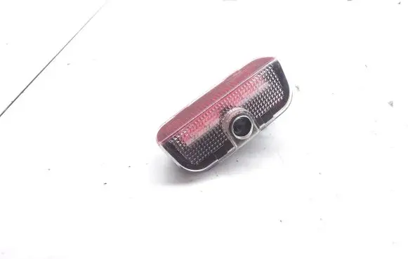 Volkswagen PASSAT B6 Front door interior light 