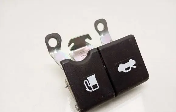 Nissan Juke I F15 Engine bonnet (hood) release handle