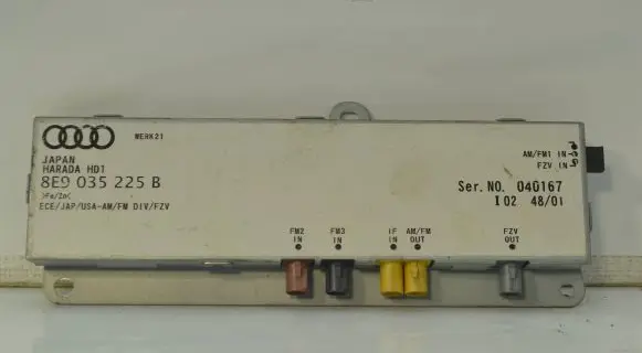 Audi A4 S4 B7 8E 8H Antenna control unit 8E9035225B