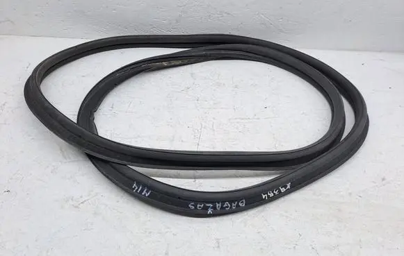 Peugeot 208 I Loading door rubber seal (on body) 