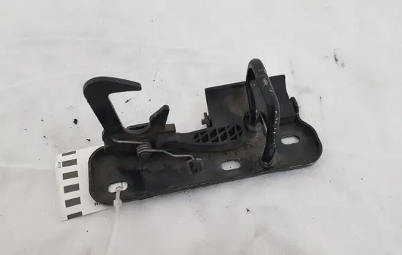 Volkswagen Golf V Engine bonnet/hood lock/latch loop/hook 1K0823480