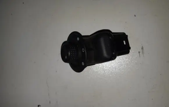 Ford Mondeo Mk III Wing mirror switch 93BG17B686BA