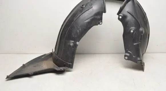 Mazda 3 Front arch 
