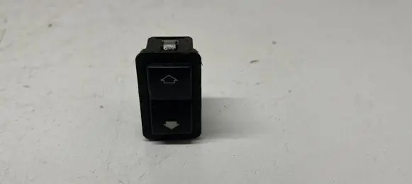BMW 5 E39 Electric window control switch 8368974