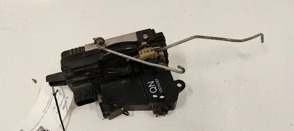 Opel Vectra C Front door lock 13210767