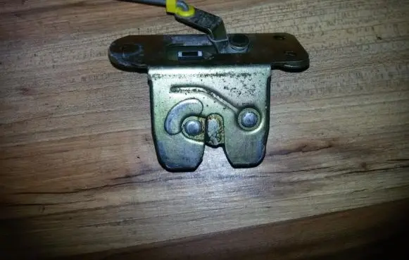 Mitsubishi Carisma Tailgate/trunk/boot lock/catch/latch