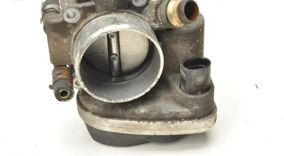 Opel Zafira B Electric throttle body valve 55353801