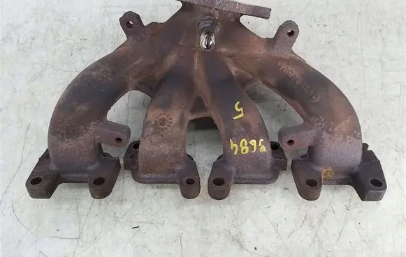 Chrysler PT Cruiser Exhaust manifold 04884458AA