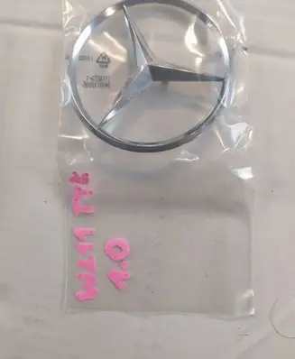 Mercedes-Benz E W211 Manufacturers badge/model letters 