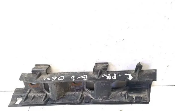 Volkswagen PASSAT B6 Front bumper mounting bracket 3C0807183