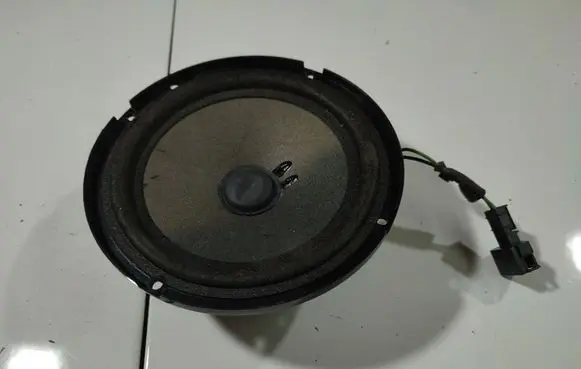 Audi A6 S6 C6 4F Front door speaker